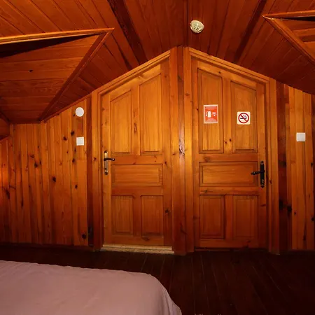 Sirince Klaseas Hotel&restaurant Alojamento de Acomodação e Pequeno-almoço 4*