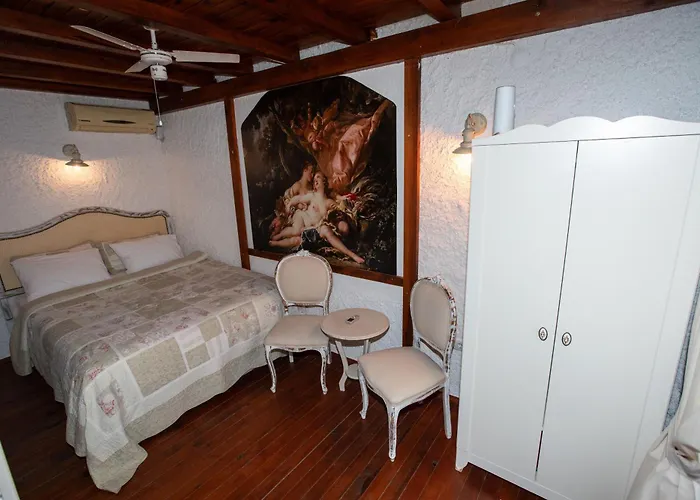 Sirince Klaseas Hotel&restaurant Alojamento de Acomodação e Pequeno-almoço 4*