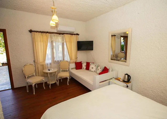 Sirince Klaseas Hotel&restaurant Alojamento de Acomodação e Pequeno-almoço