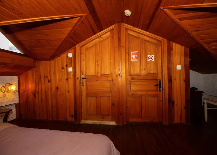 Sirince Klaseas Hotel&restaurant Alojamento de Acomodação e Pequeno-almoço 4*